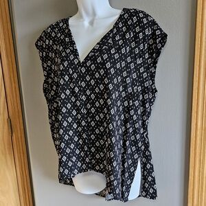 Black and Cream Universal Thread Patterned Sleeveless Women's Top